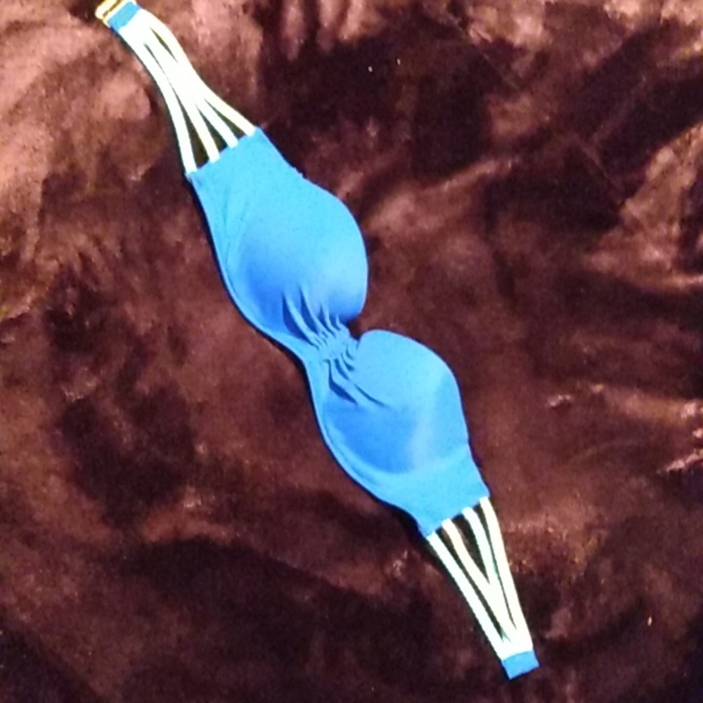 VS bikini top never worn